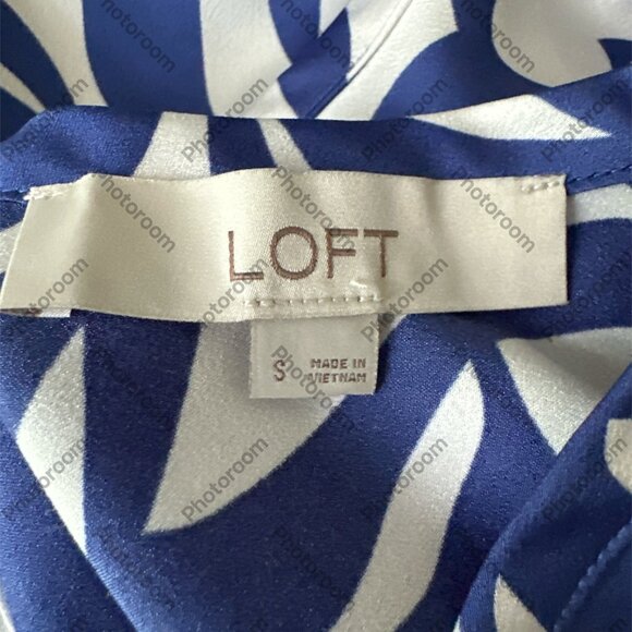 Loft Blue & White Patterned Cap Sleeve Blouse Small - Picture 4 of 6